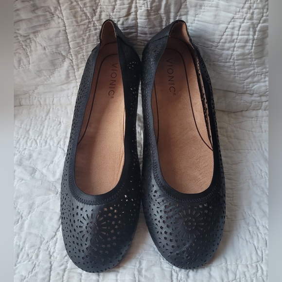 VIONIC ROBYN BALLET FLAT LEATHER PERFORATED BLACK 9.5 - Picture 15 of 15